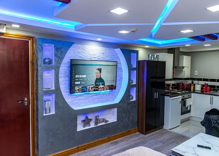 Sawrey Serviced شقة